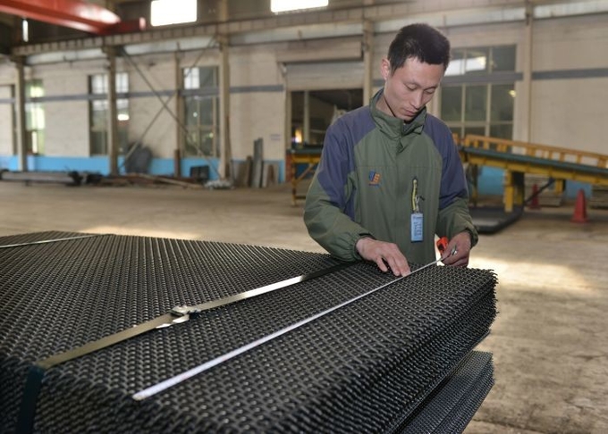 Spring Steel Wire Double Crimp Screen Media Mesh For Screening Equipment In Mineral Quarry 0